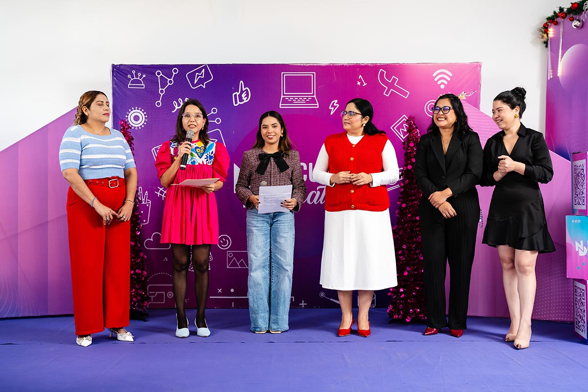 Entrega de reconocimientos y brunch navideño